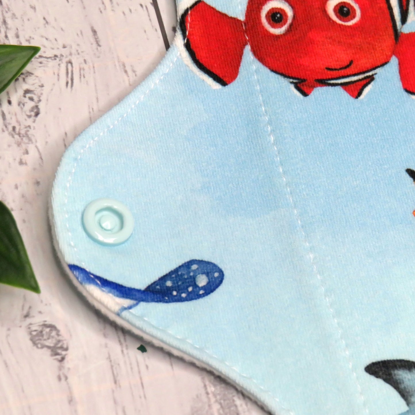 Fish are Friends - Moderate Cloth Pad - 10 Inch - Cotton Lycra